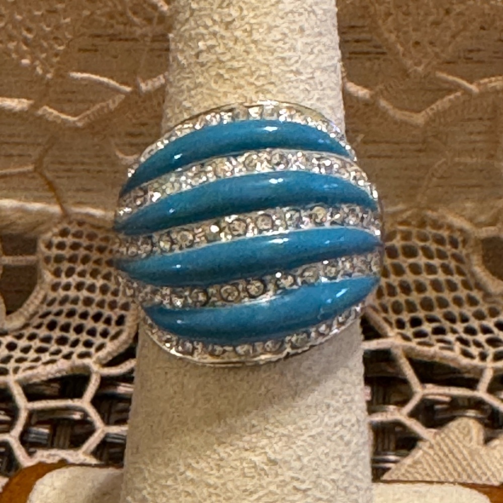Beautiful faux turquoise and faux diamond ring